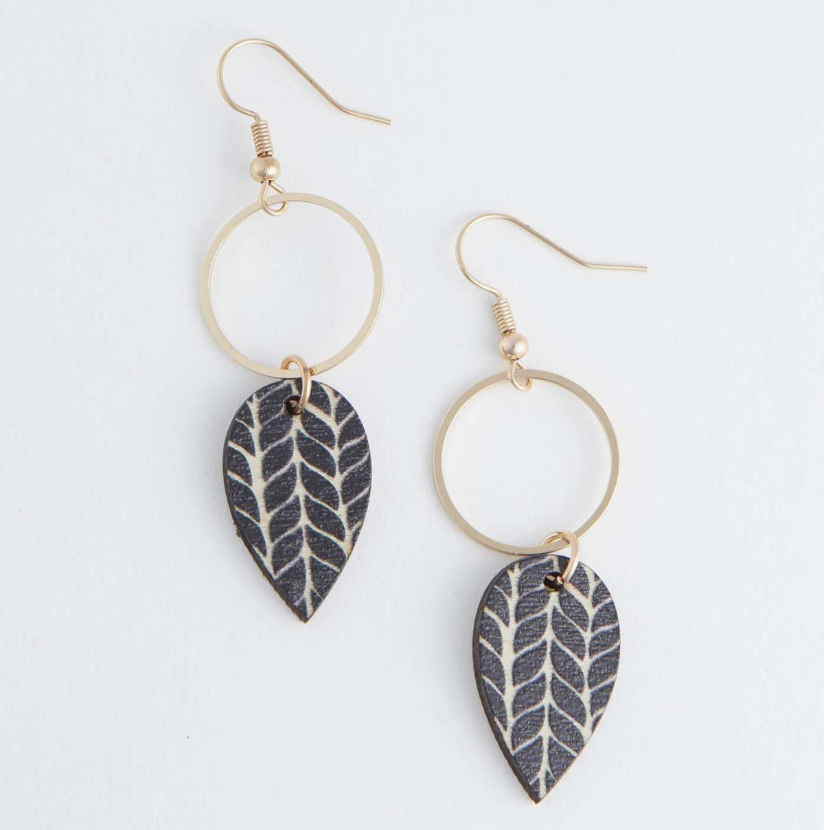 Drop Jolie Wooden Leaf Earrings