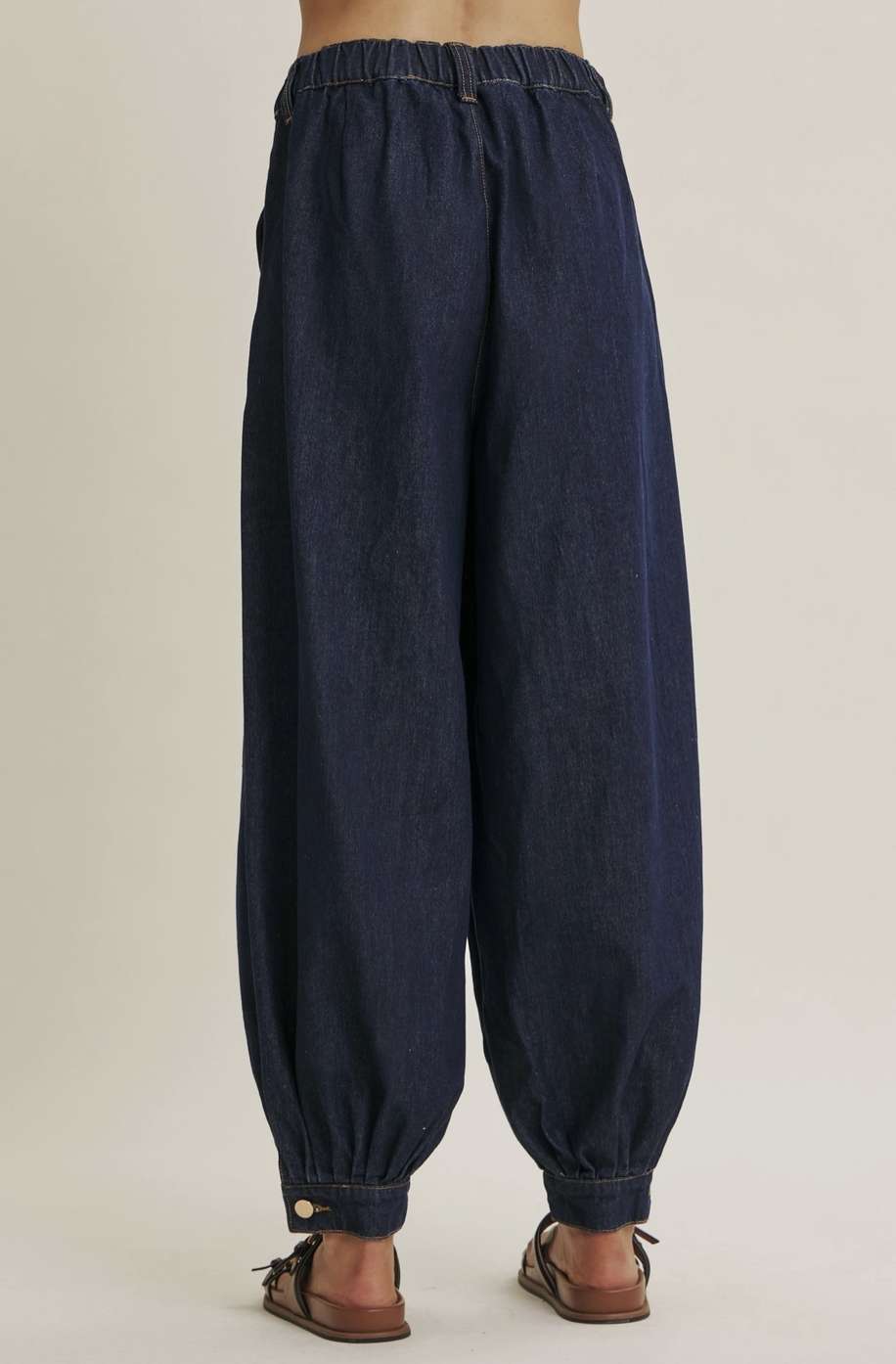 Relaxed Barrel Leg Ankle Button Jeans