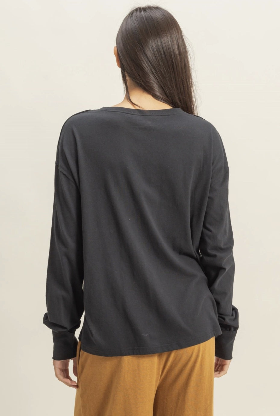 Thin Long Sleeve Pocket Black Shirt