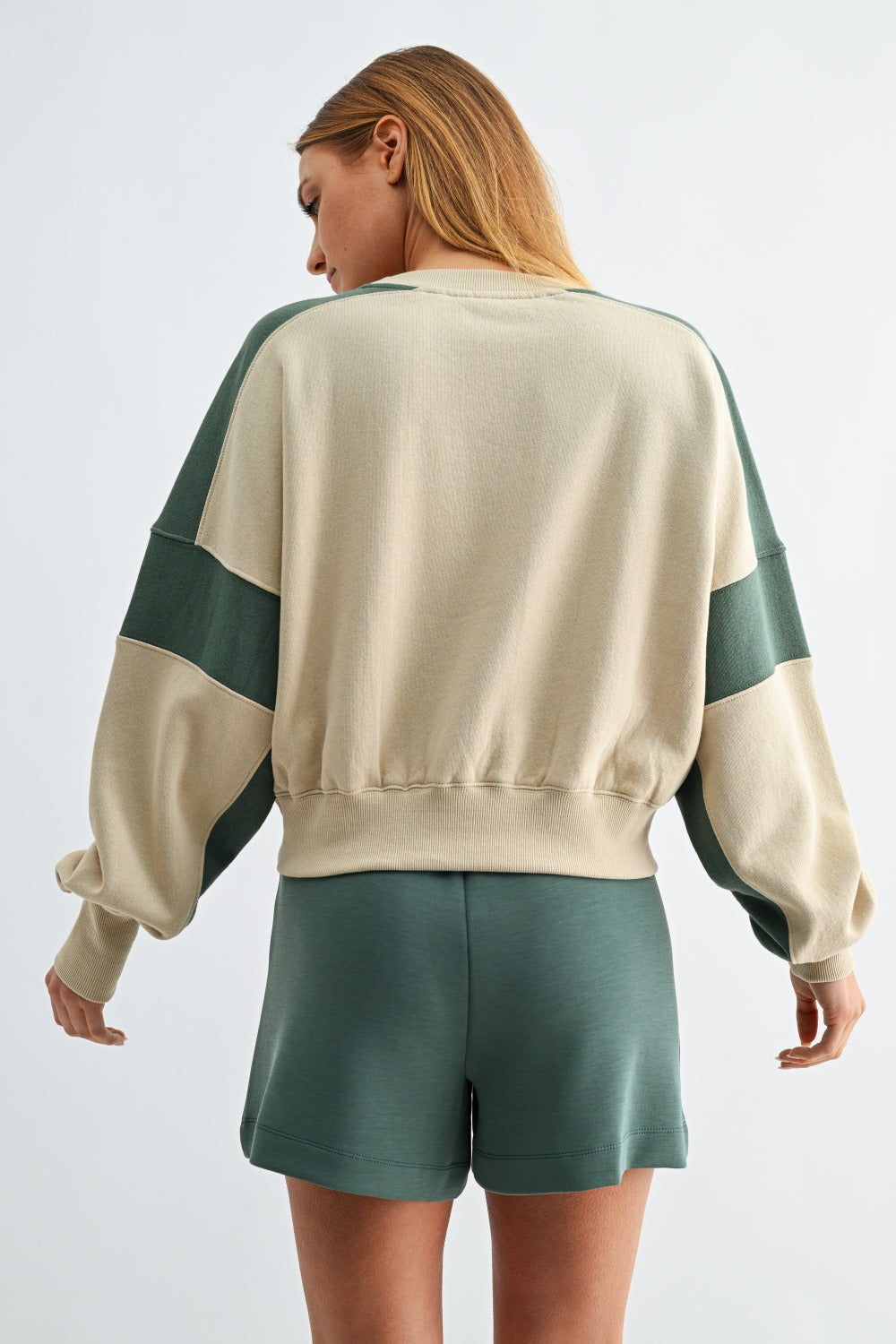 Contrast Edge Cropped Sweatshirt