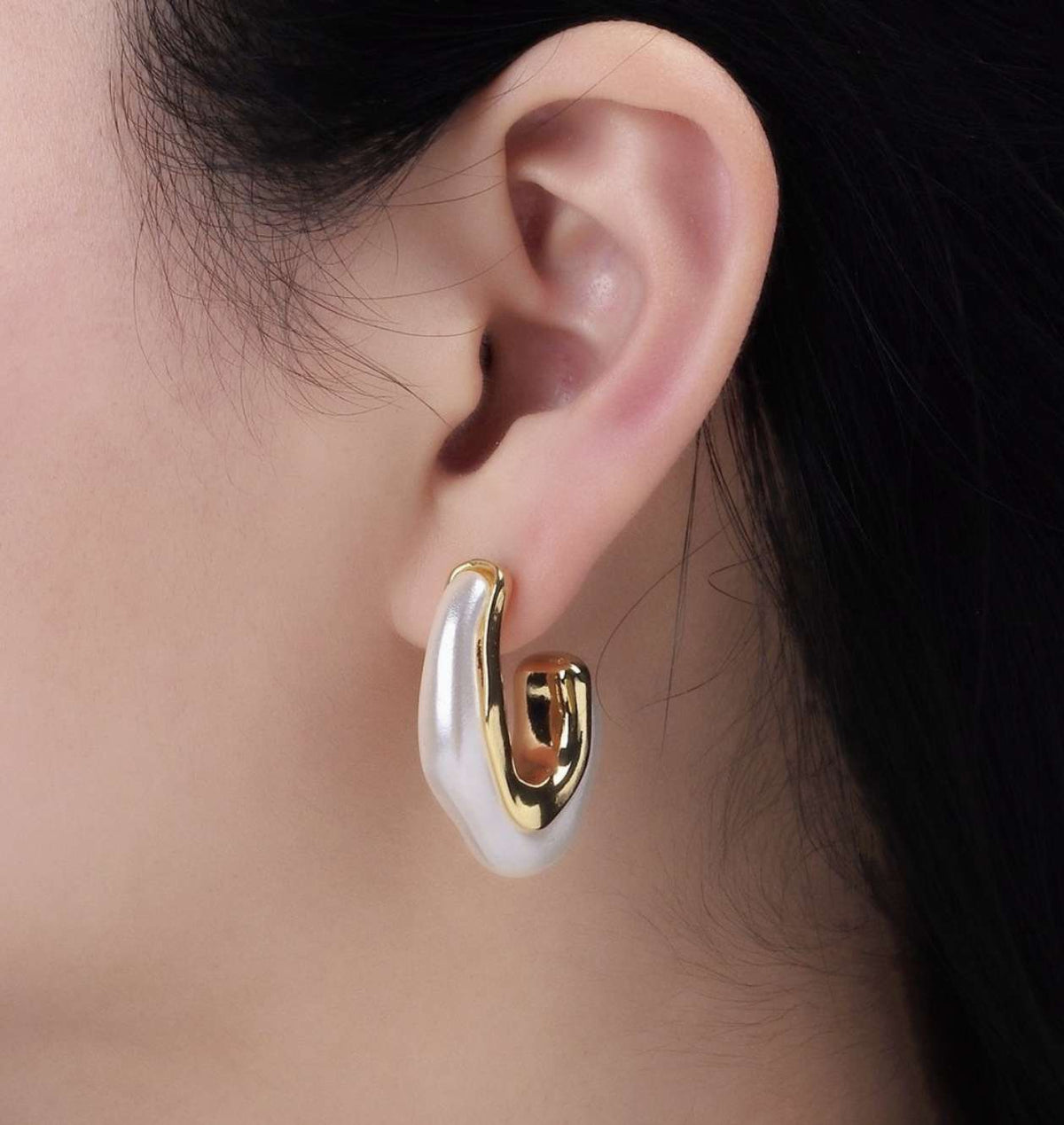 J-Shape Shell Pearl Earring