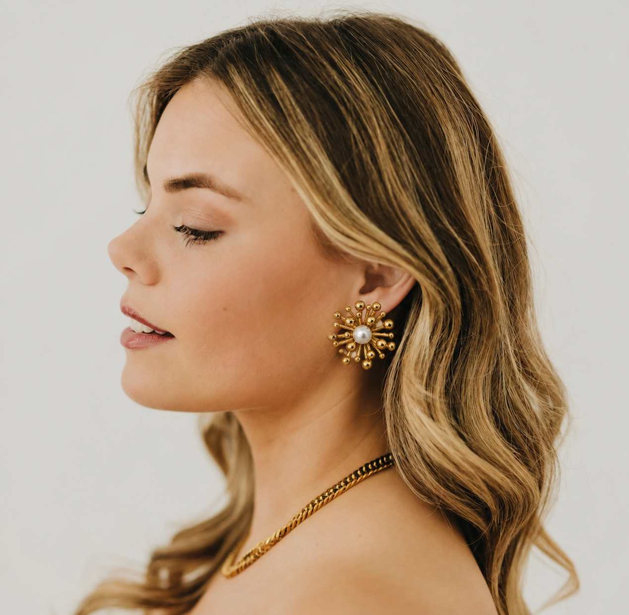 Pearl & Gold Paperclip Necklace Set