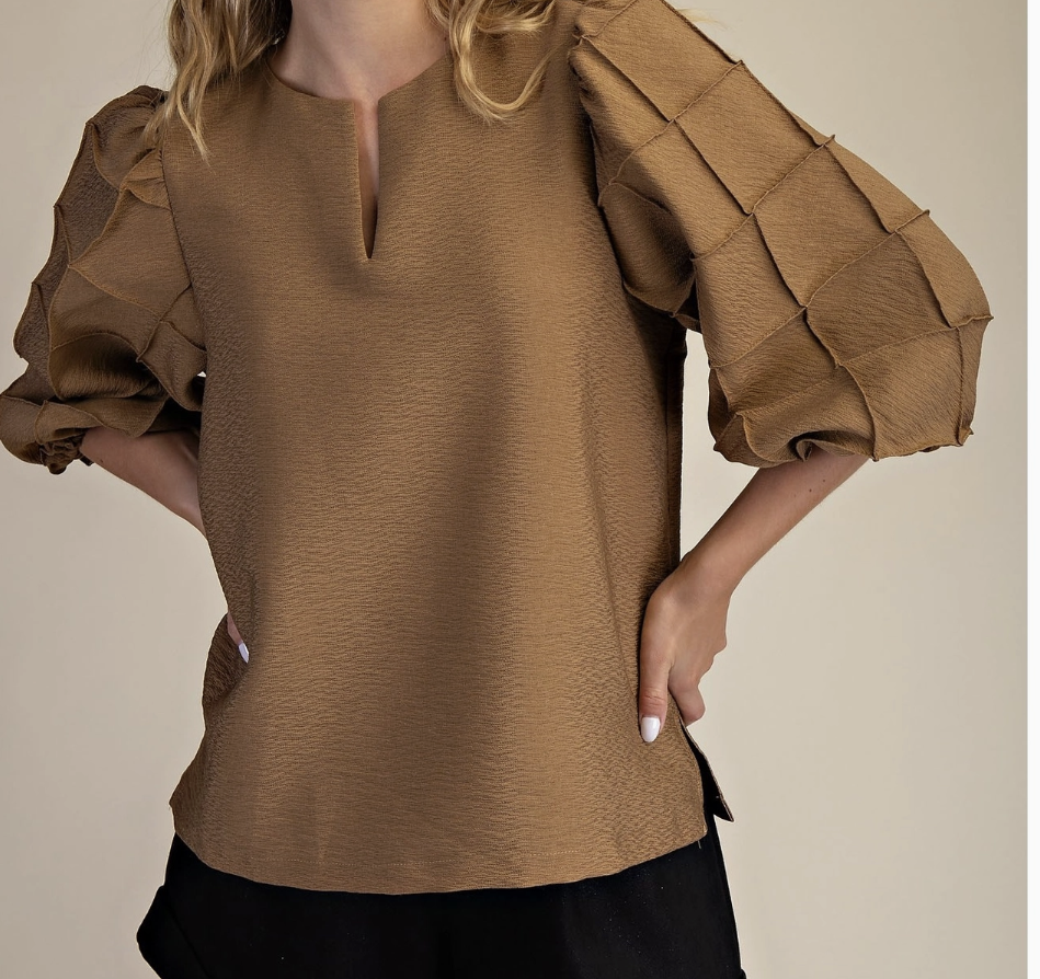 Quilted Detail Sleeve w/Round neck