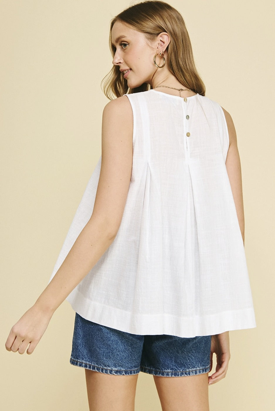 Sleeveless Tuck Detailed Tank Top